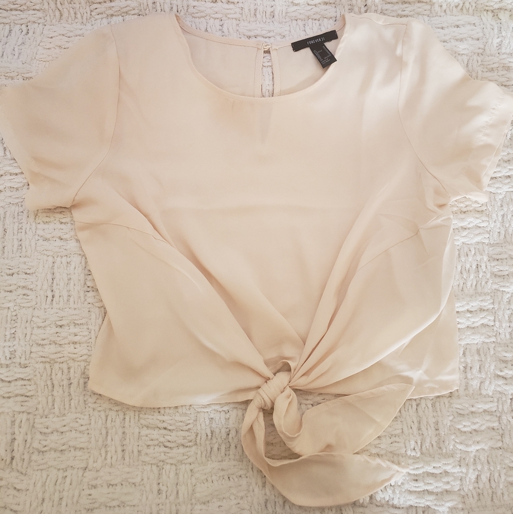 SOLD!🐝NEW!Cream Blouse🌺